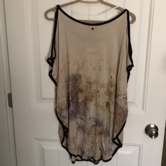 Cold Shoulder Sleeveless Top - Picture 2 of 5